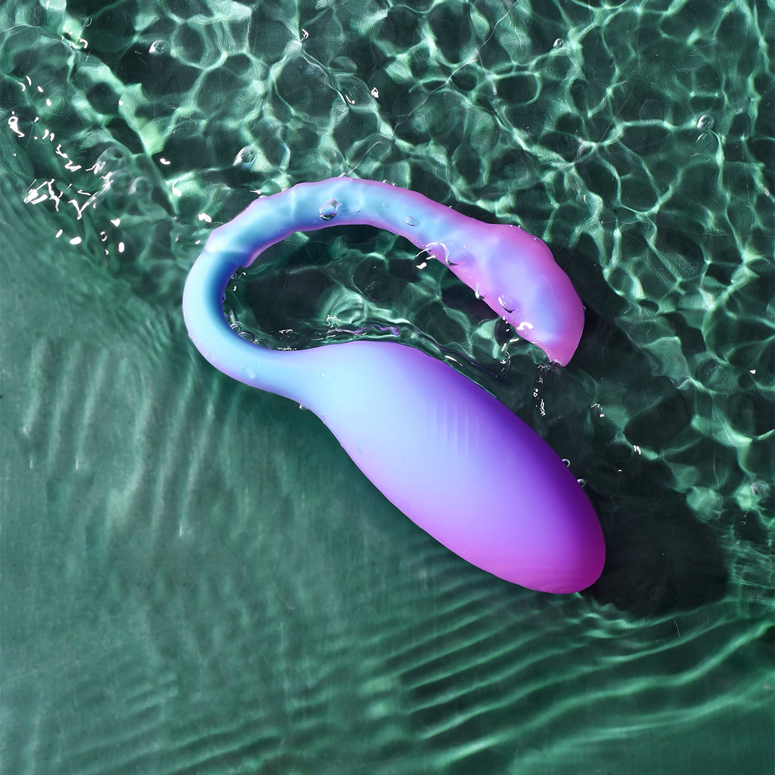 Magic Flamingo Max sensing vibrator color variant detail